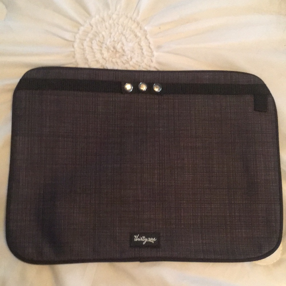 Thirty One IPad/Tablet carrying Case